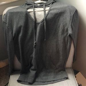 Grey sweatshirt with cutout in front
